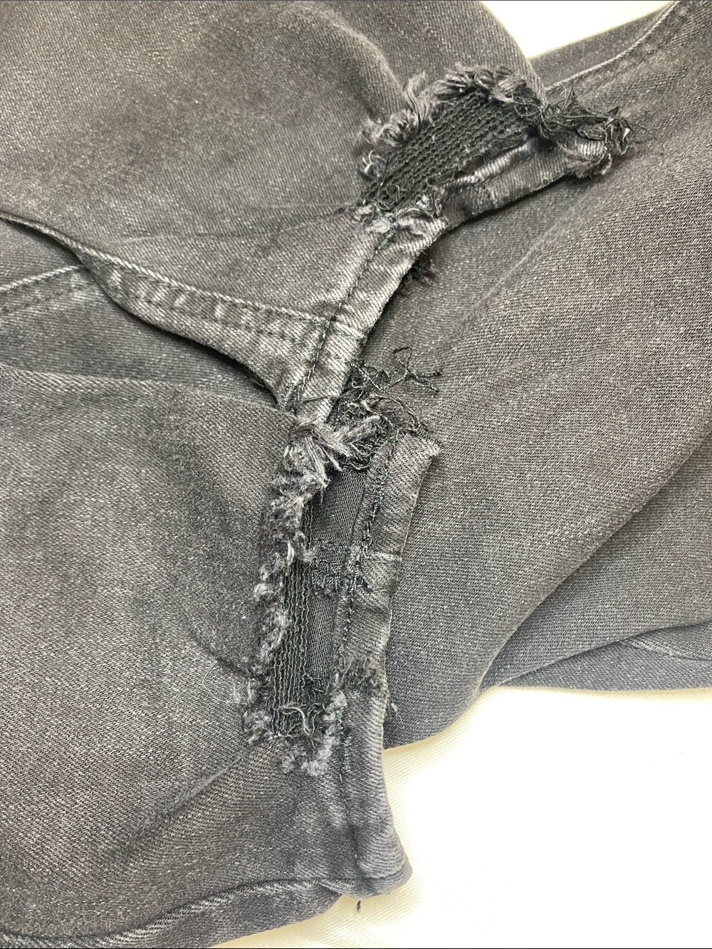 Silver Jeans Black Suki Curvy Mid Rise Skinny Denim Jeans Sz 32/29 Distressed - Picture 9 of 12